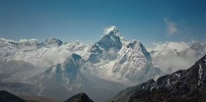A range of snowy mountains in the distance, with Everest as the peak in the middle.